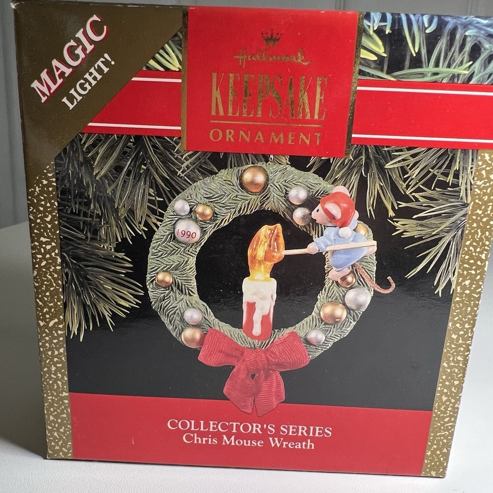Hallmark 1990 Chris Mouse Wreath Christmas Series Magic Light Ornament - Picture 3 of 6